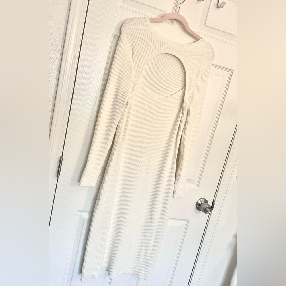 (Abercrombie & Fitch) White Keyhole Lon Sleeve Maxi Sweater Dress, size XL NWT